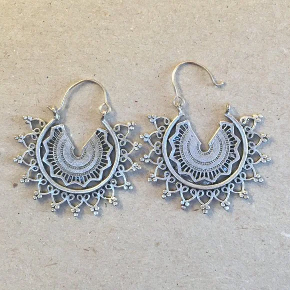 Ornate metal earrings - Picture 2 of 5